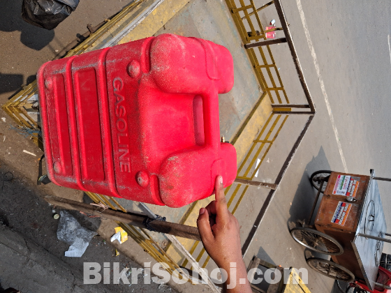 স্পিড বোডের তেলের টাংকি